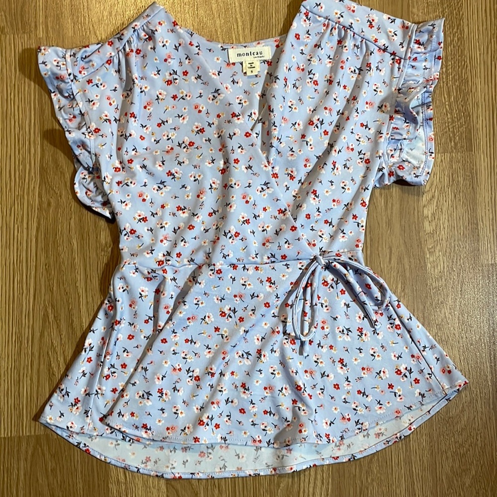 Monteau Blouse. Light blue with pink and red floral.